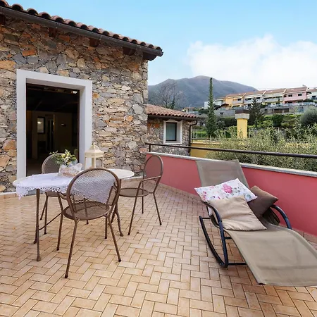 Pesco La Ferla Apartment