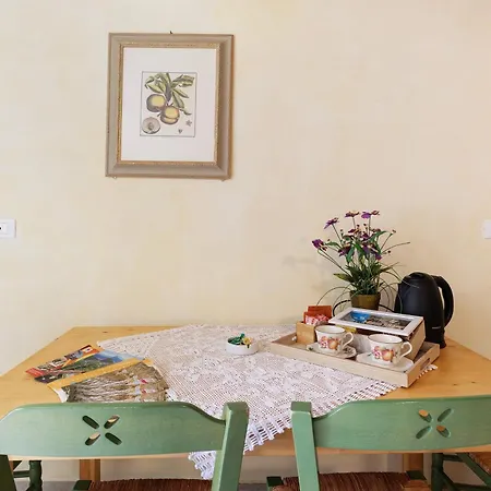 Pesco La Ferla Apartment *